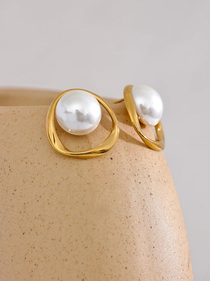 Round Hollow Stud Earrings Simulated Pearls