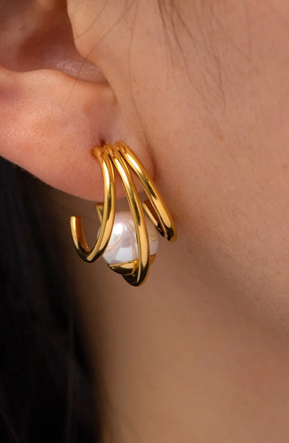 Geometric Line CC earrings